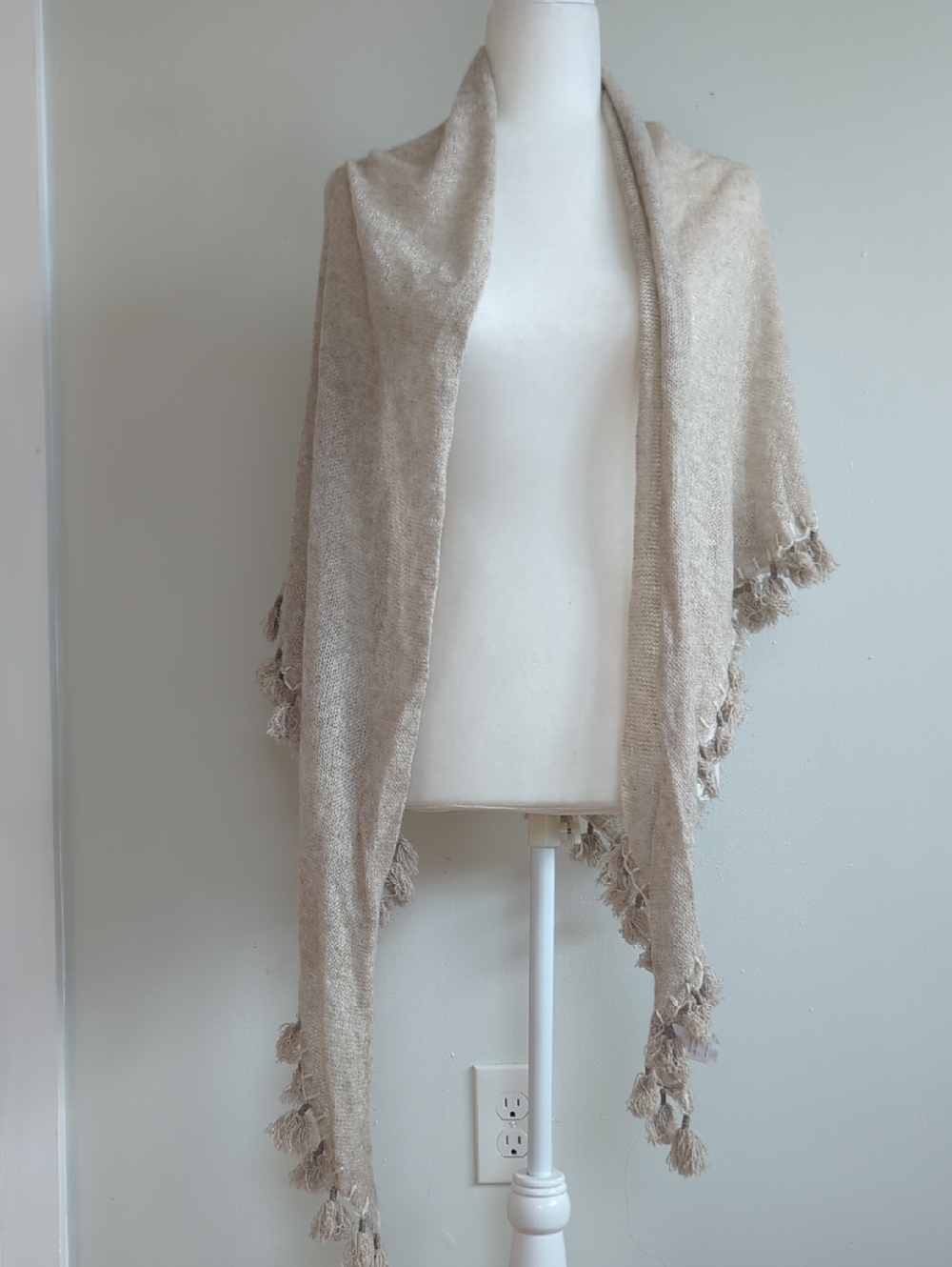 White + Warren Cashmere Cream Colored Knit Shawl With Fringe